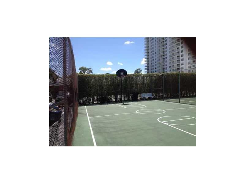 ADMIRALS pORT - Residential Lease