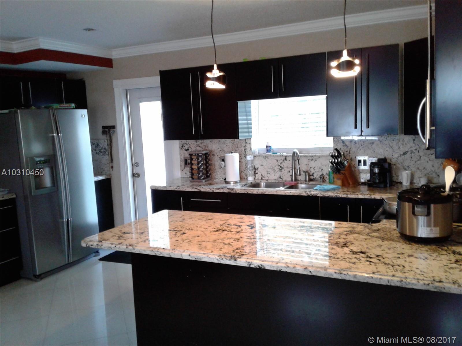 WESTWOOD LAKE - Residential