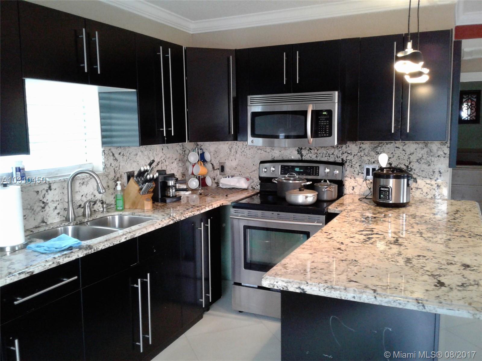 WESTWOOD LAKE - Residential