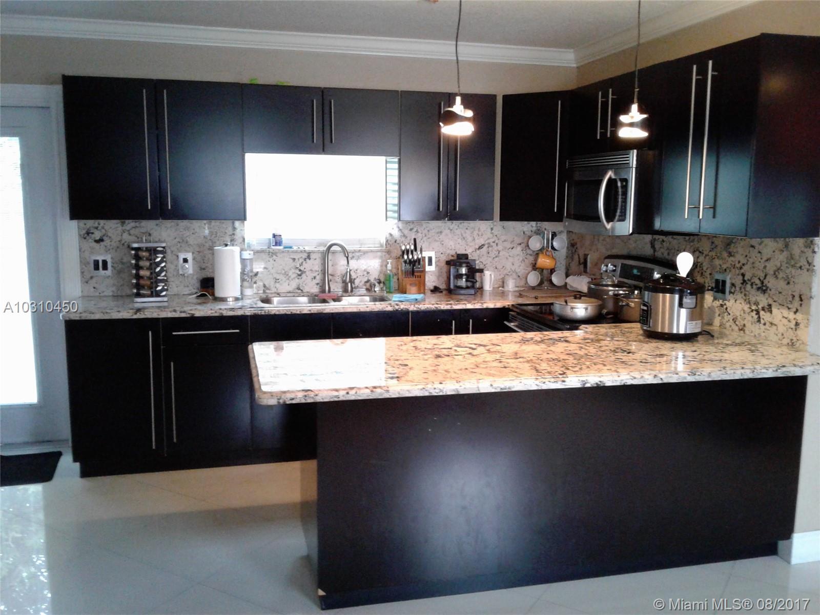 WESTWOOD LAKE - Residential