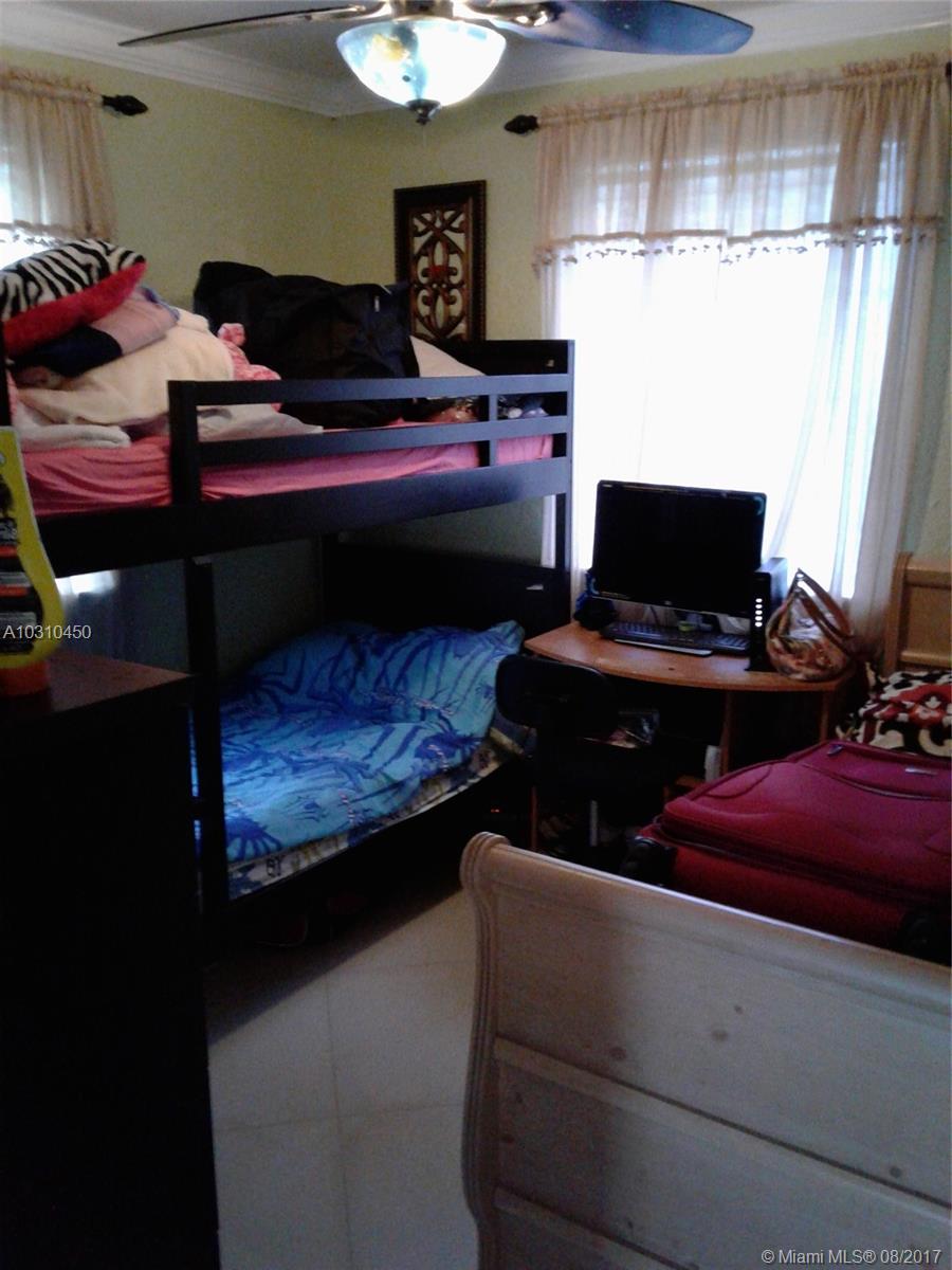 WESTWOOD LAKE - Residential