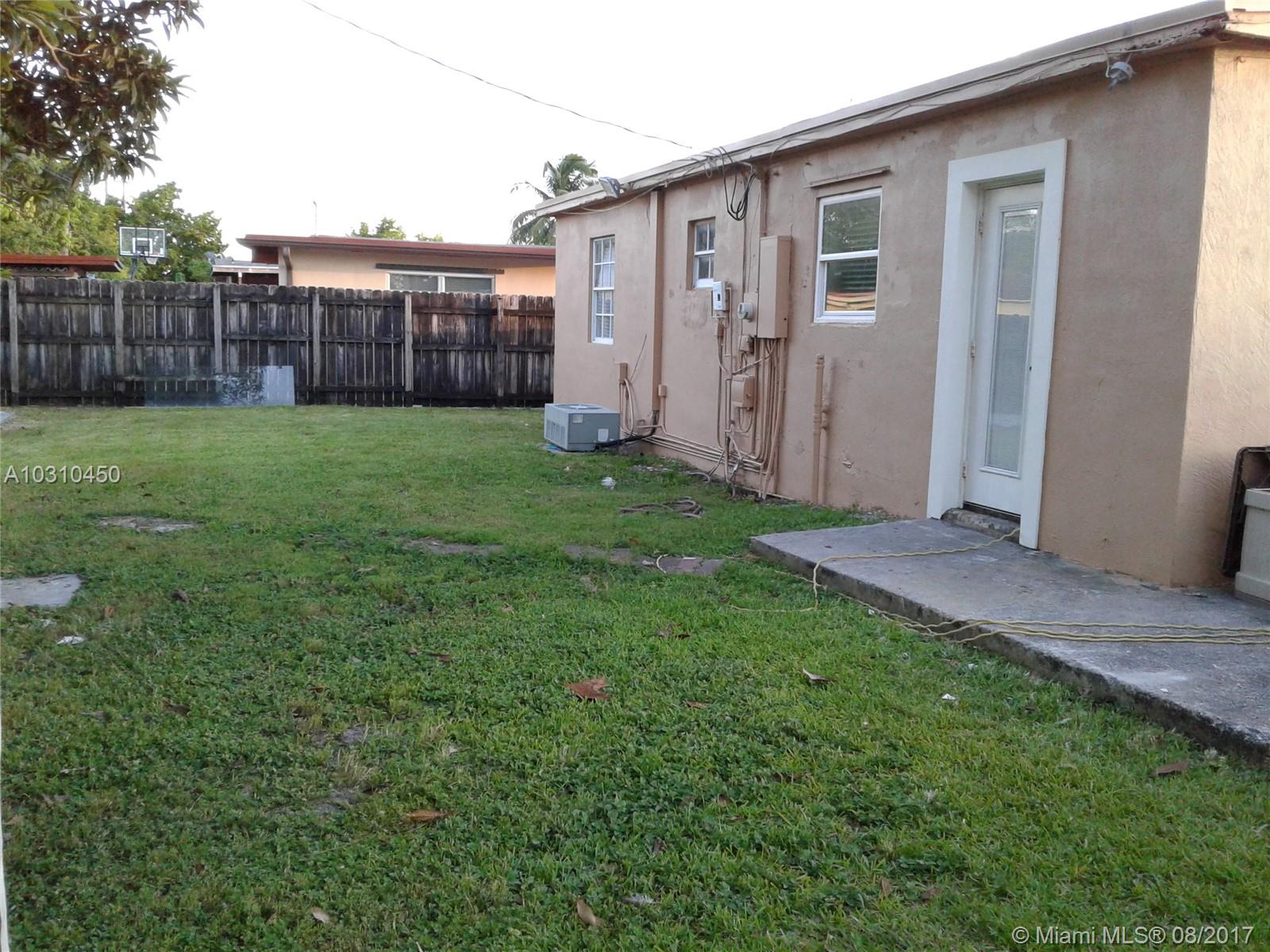 WESTWOOD LAKE - Residential