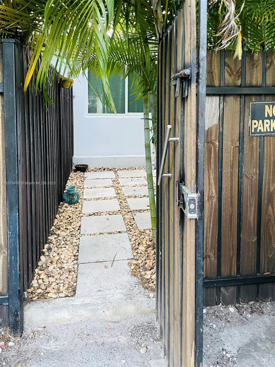 RIVERSIDE NO 3 - Residential