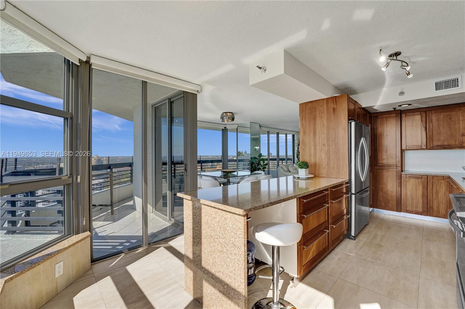 MYSTIC POINTE - Residential