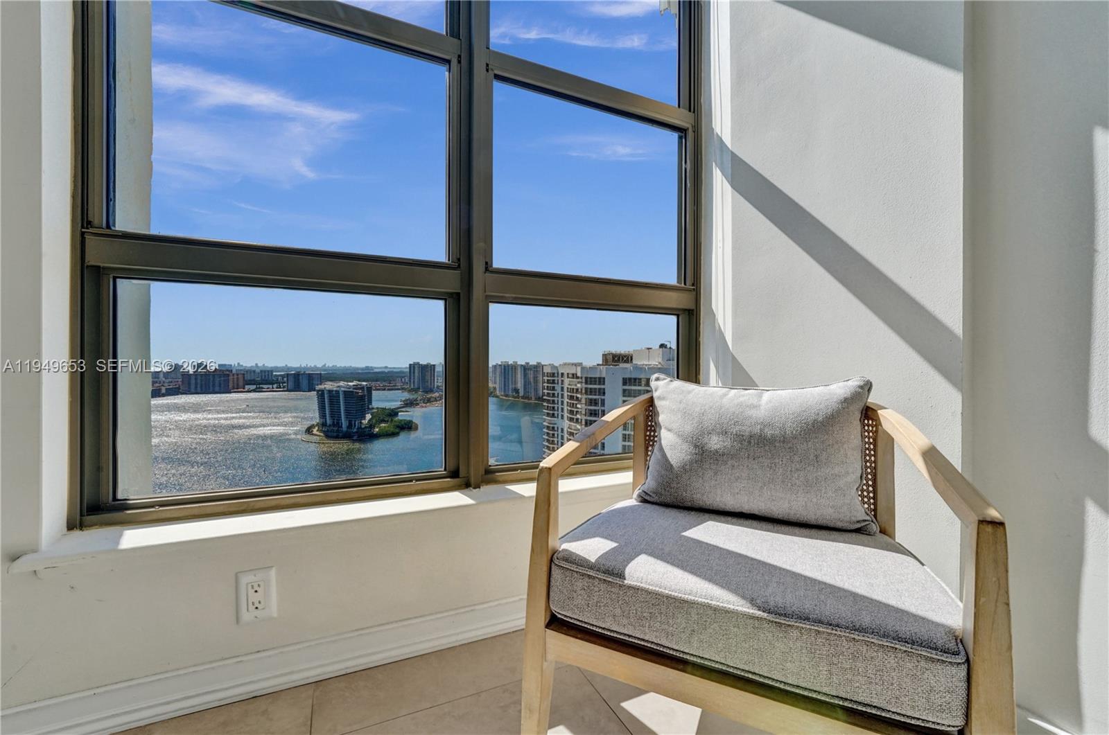 MYSTIC POINTE - Residential