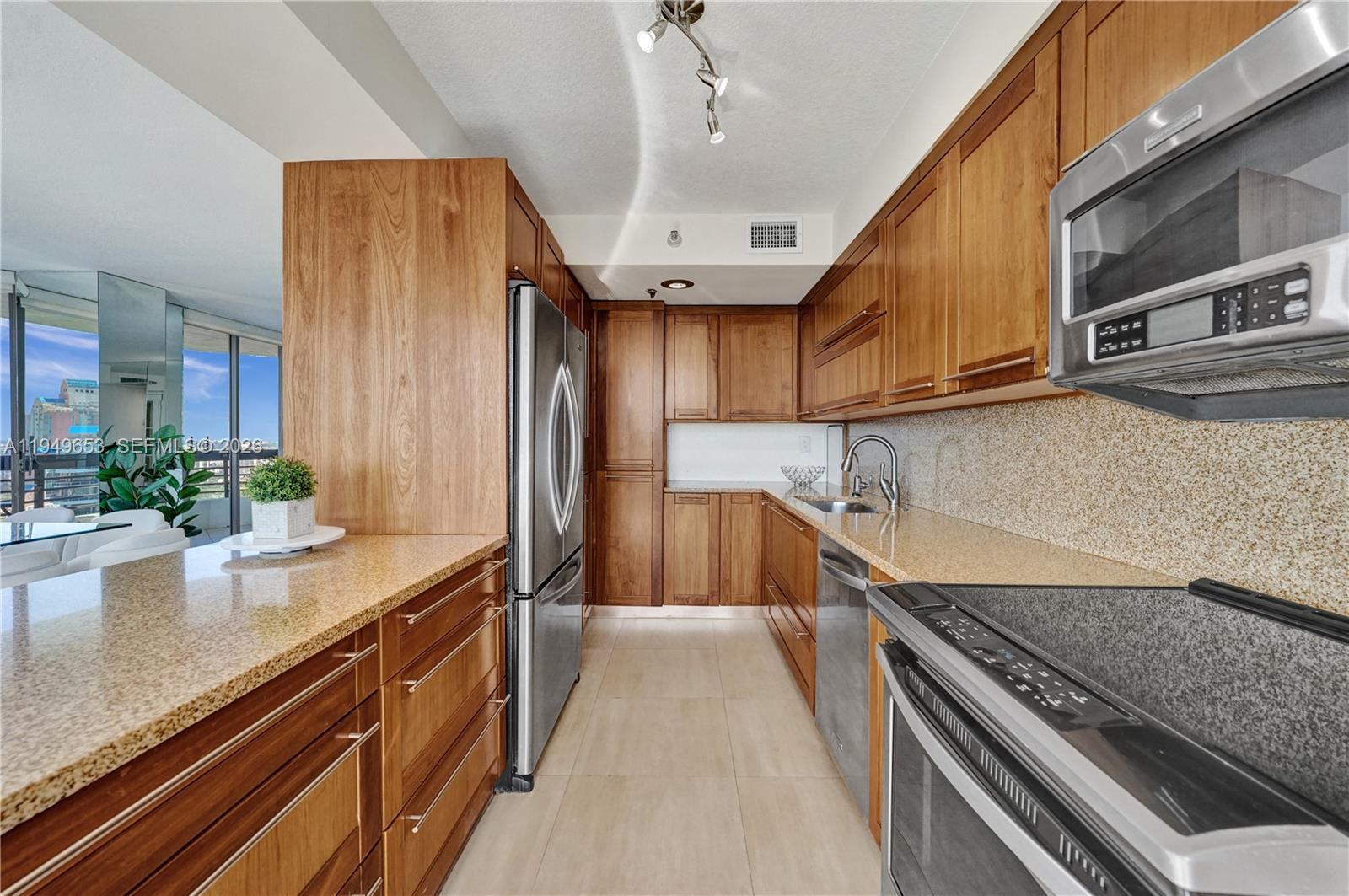 MYSTIC POINTE - Residential