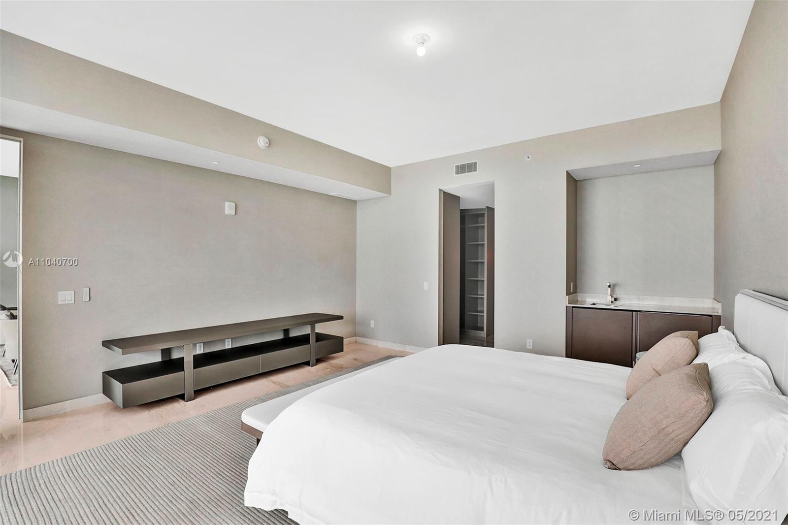 18975 COLLINS CONDO - Residential