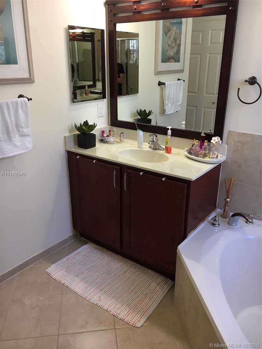 Century Gdns/Tamiami - Residential