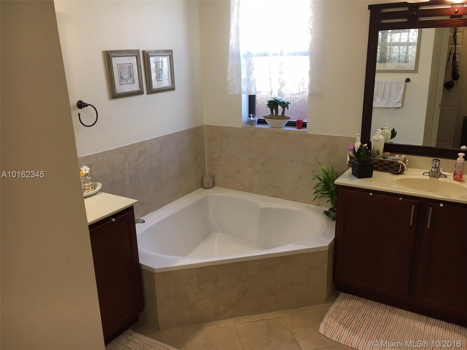 Century Gdns/Tamiami - Residential