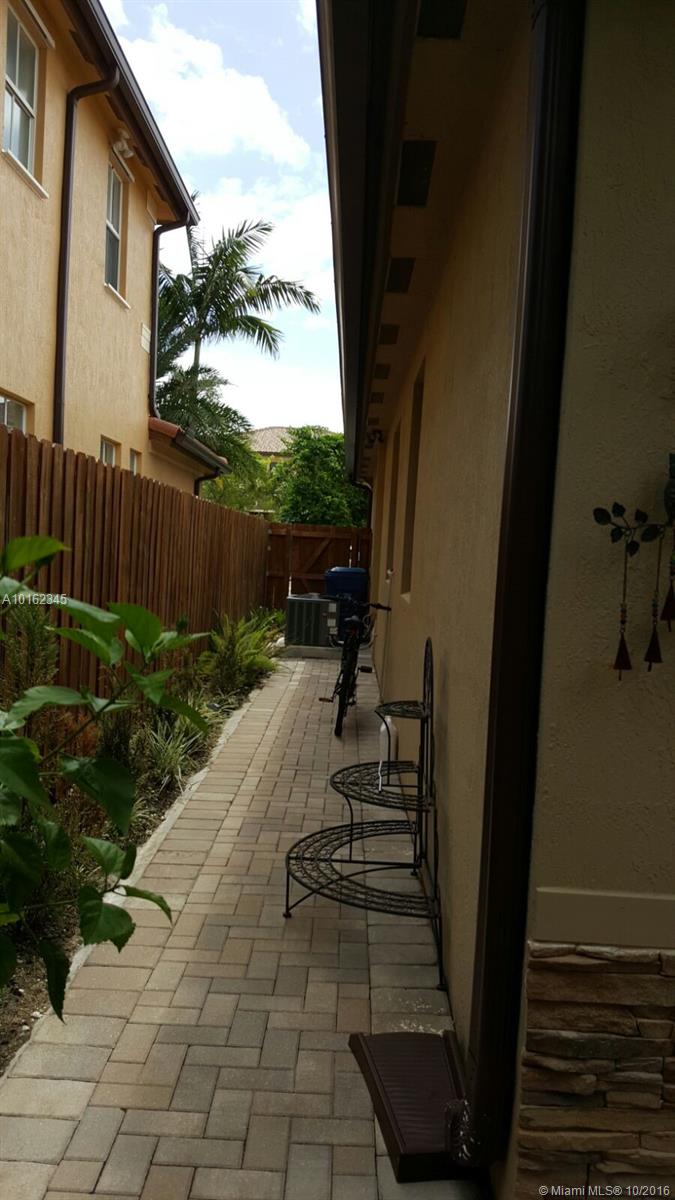 Century Gdns/Tamiami - Residential