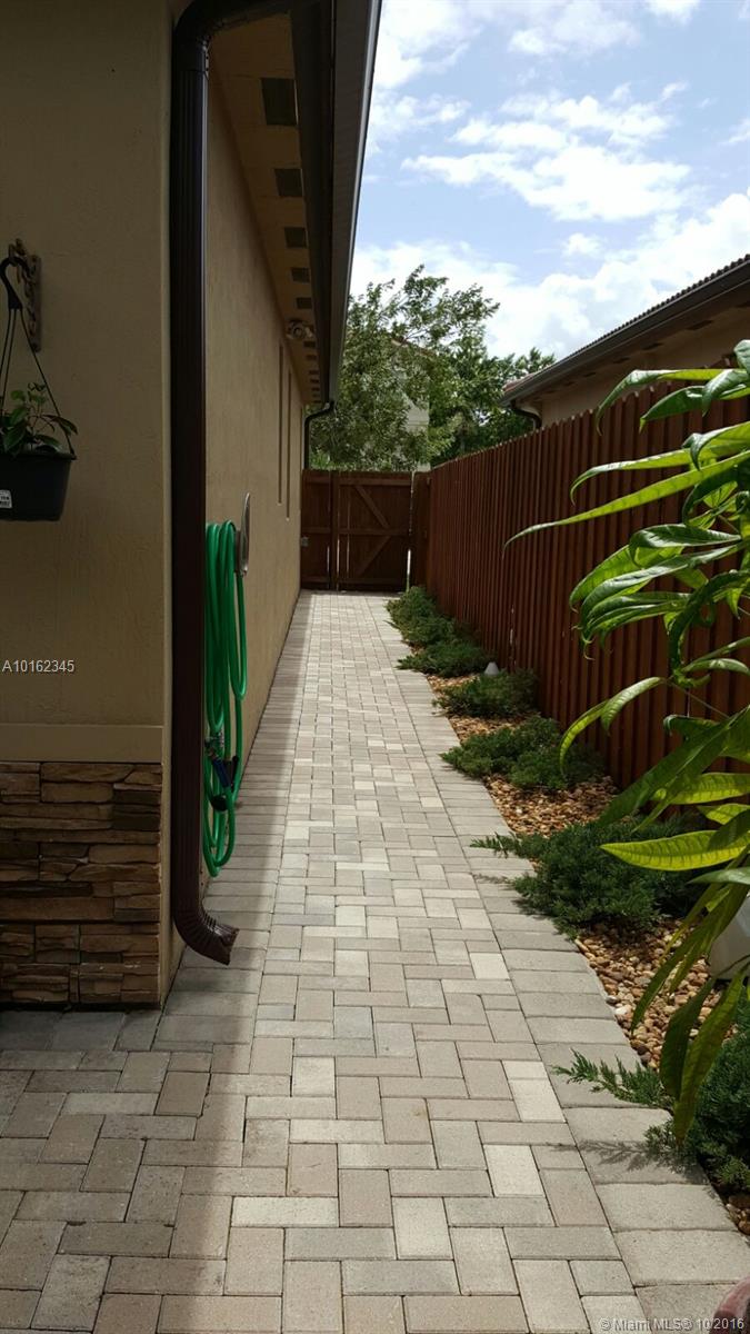 Century Gdns/Tamiami - Residential