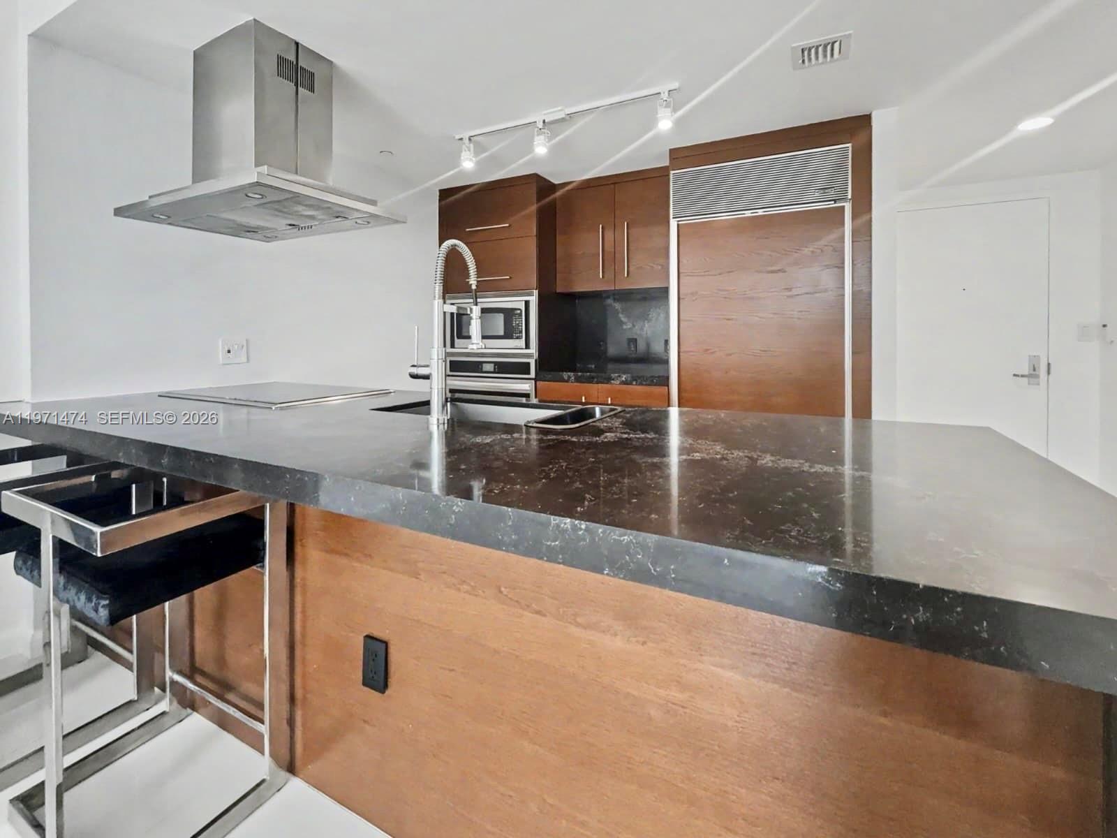 495 Brickell Ave 509