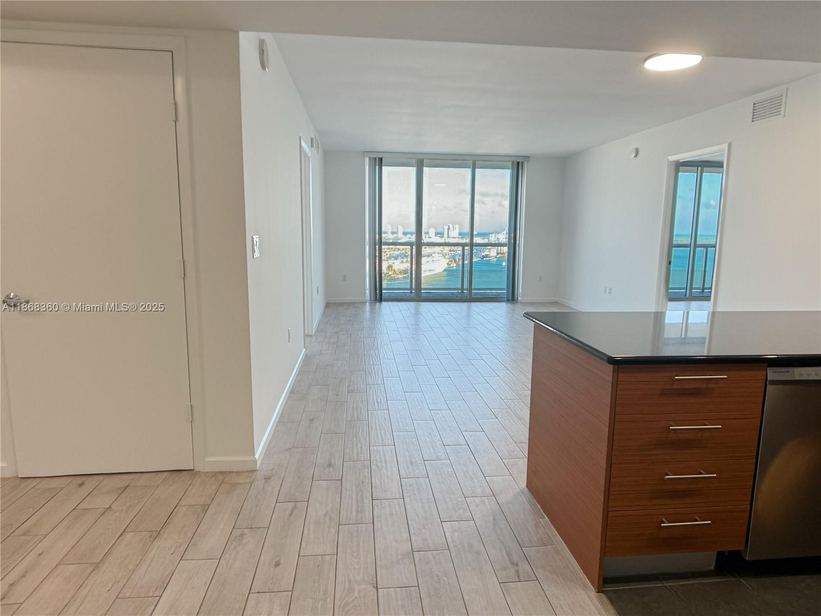 50 Biscayne Blvd 3104