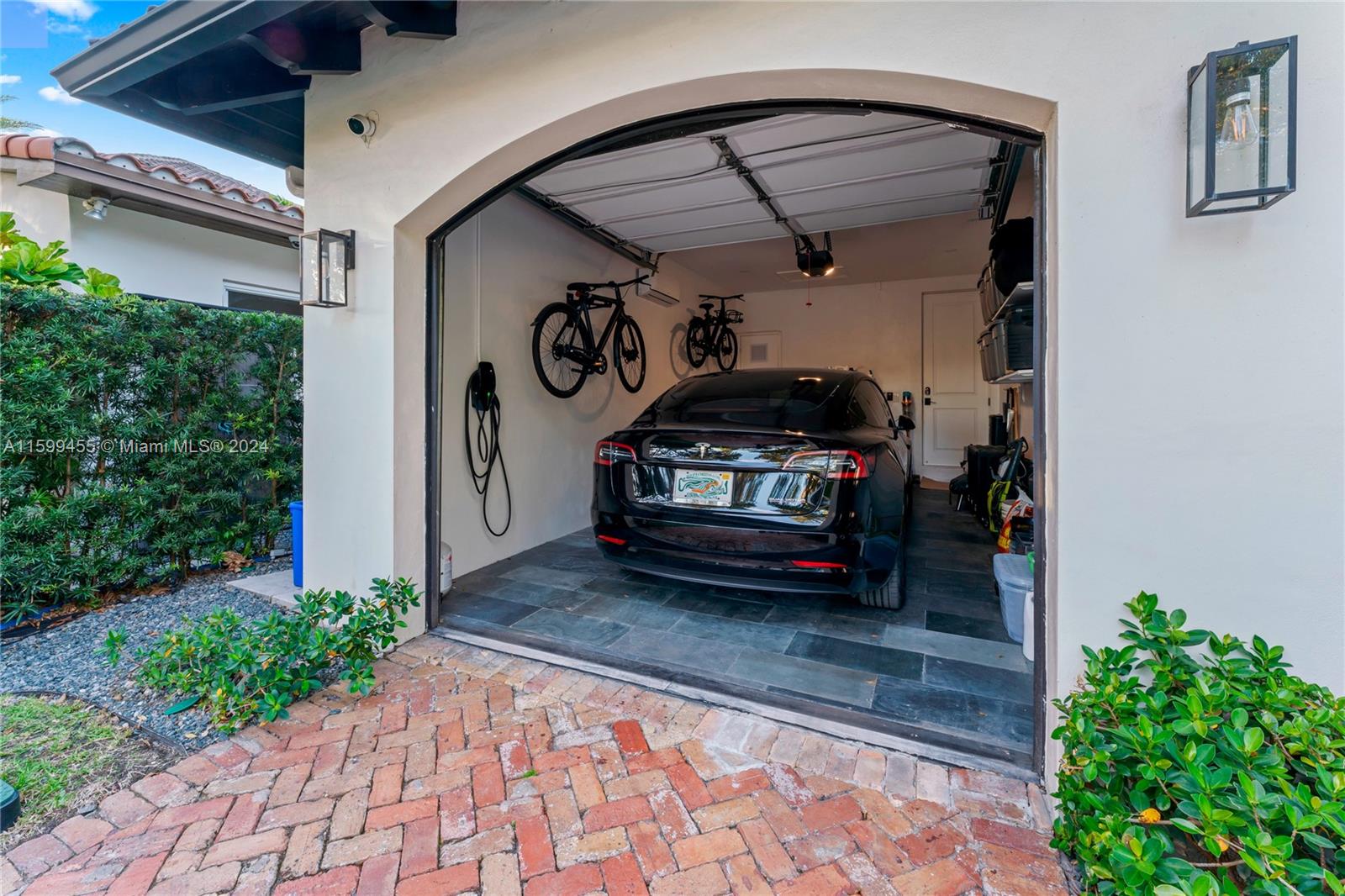 CORAL ESTATES - Residential