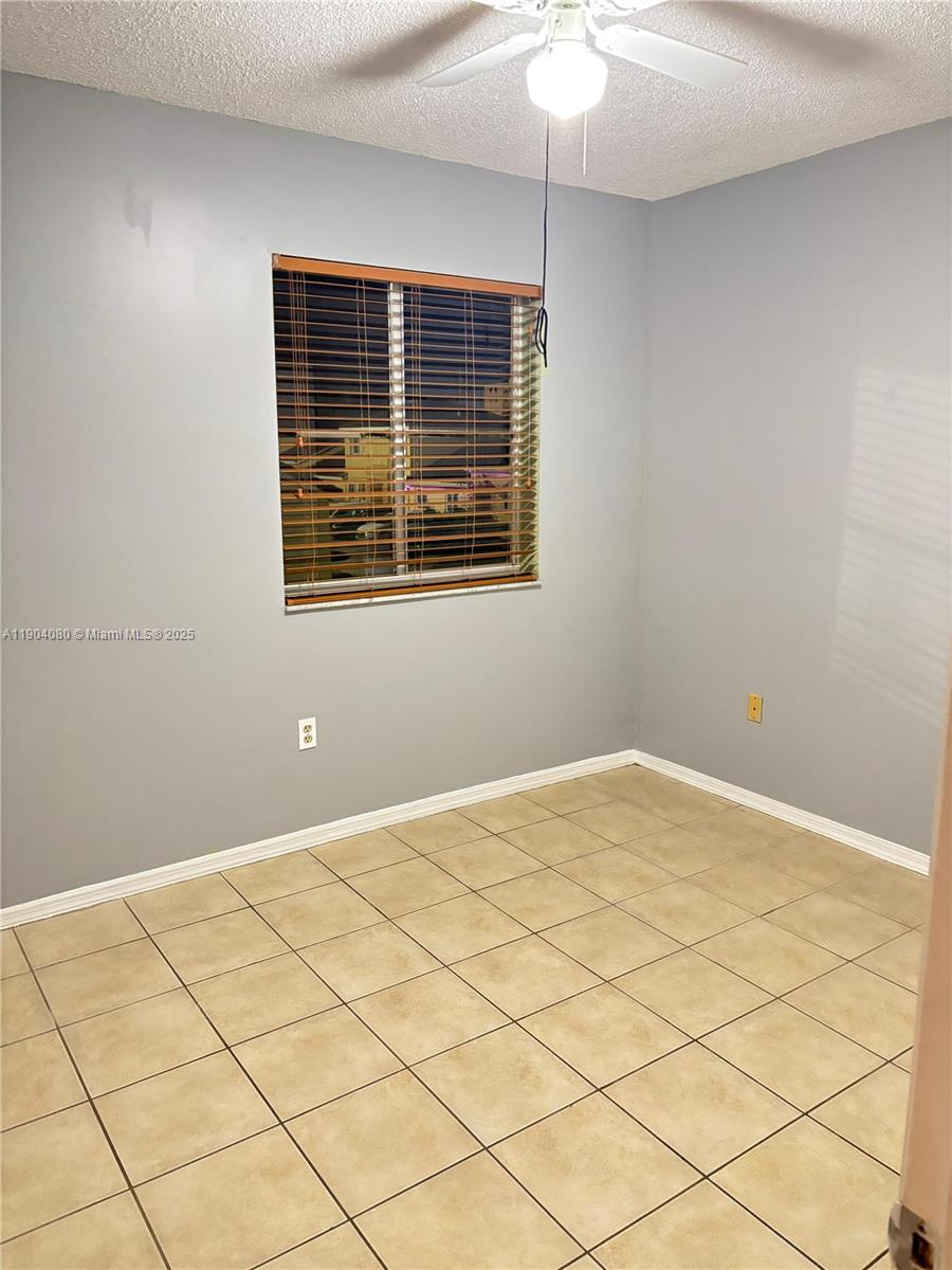 VILLAS AT BRISTOL PARK CO - Residential Lease