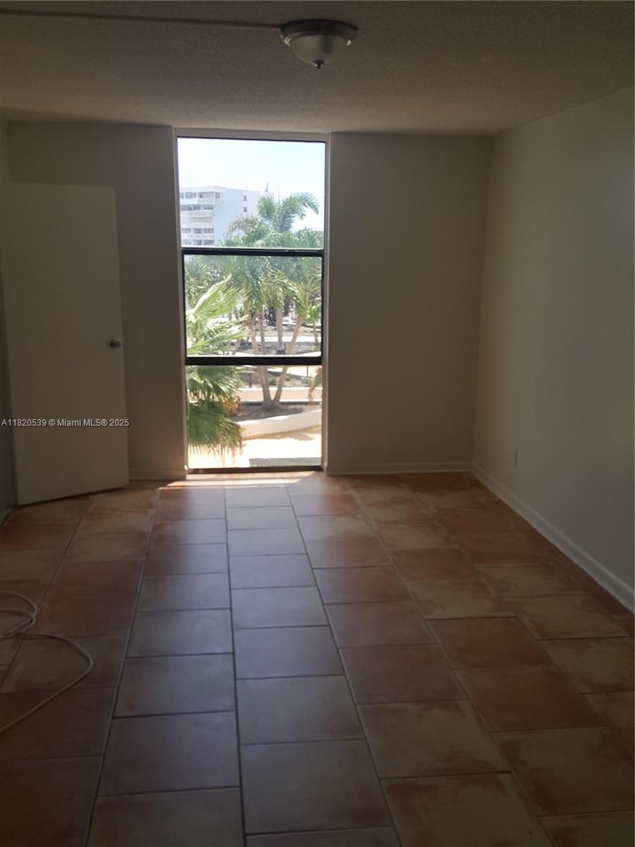 SAILBOAT CAY CONDO - Residential Lease