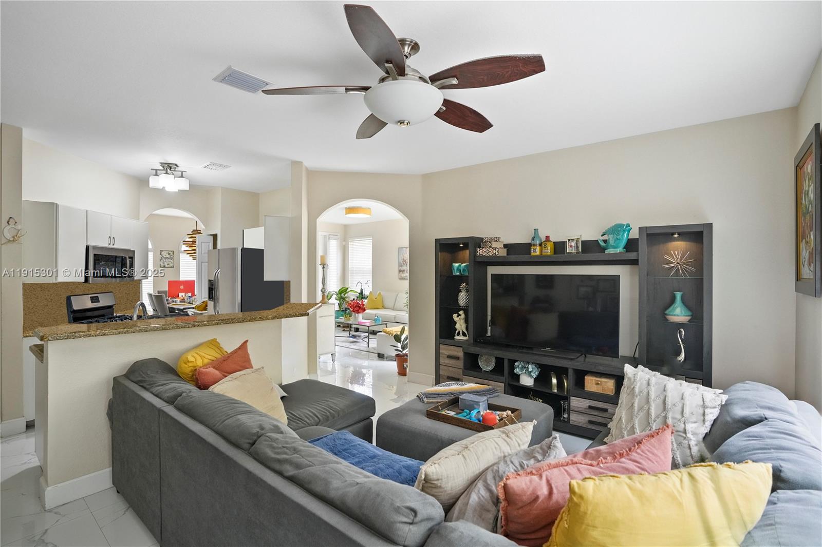 CENTURY BREEZE - Residential Lease