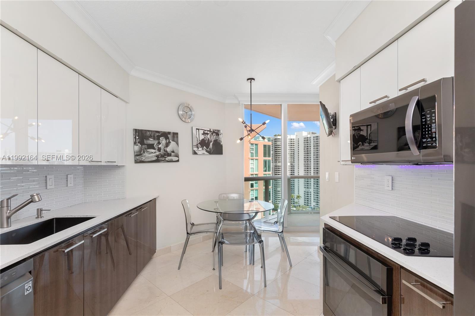 3370 NE 190th St 2007