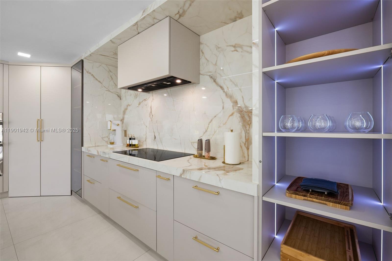 ¤HOLLYWOOD LAKES SECTION - Residential