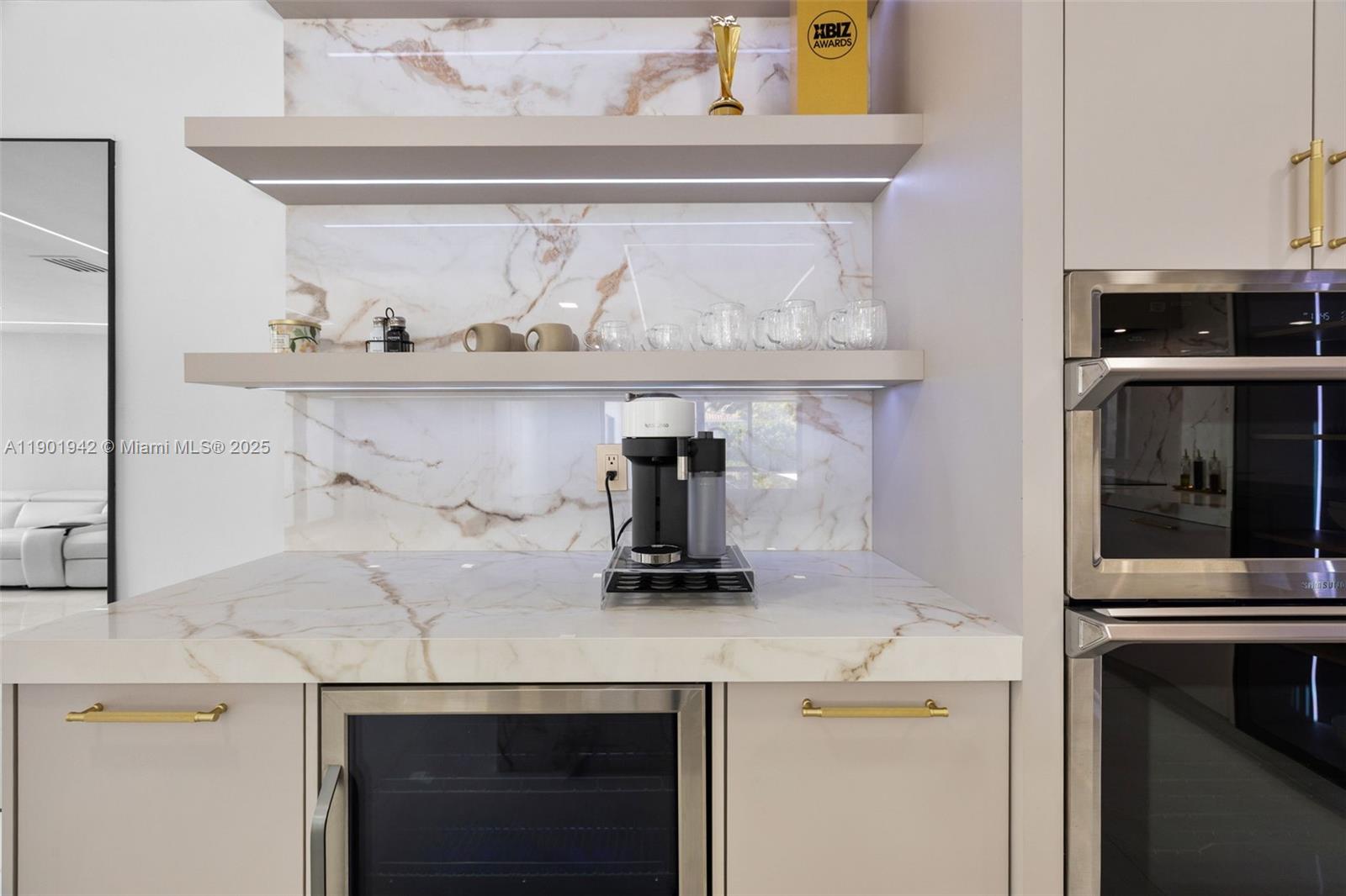 ¤HOLLYWOOD LAKES SECTION - Residential