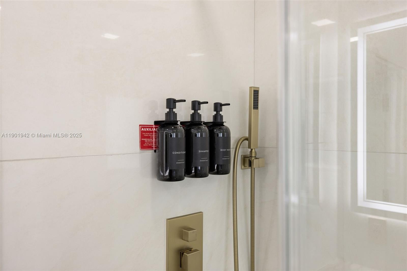 ¤HOLLYWOOD LAKES SECTION - Residential