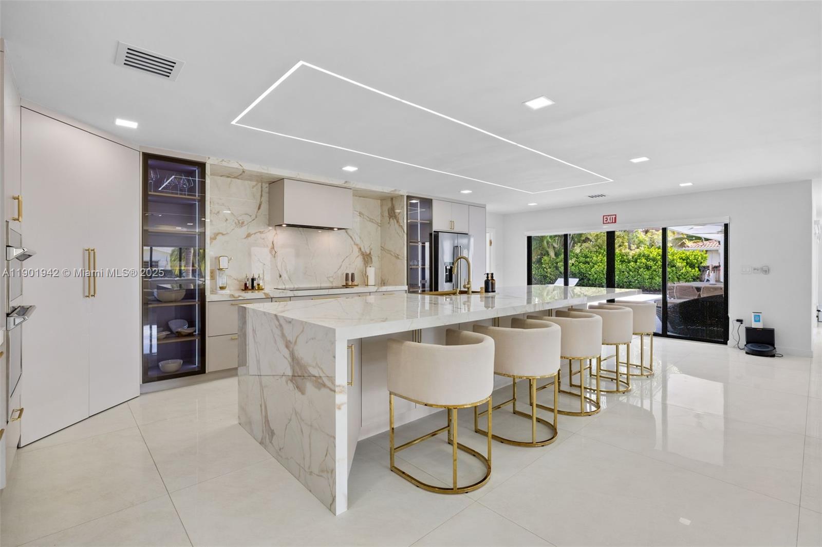 ¤HOLLYWOOD LAKES SECTION - Residential