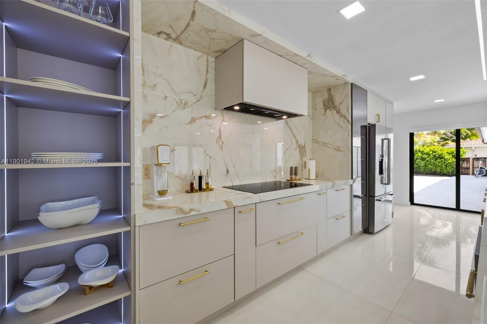 ¤HOLLYWOOD LAKES SECTION - Residential