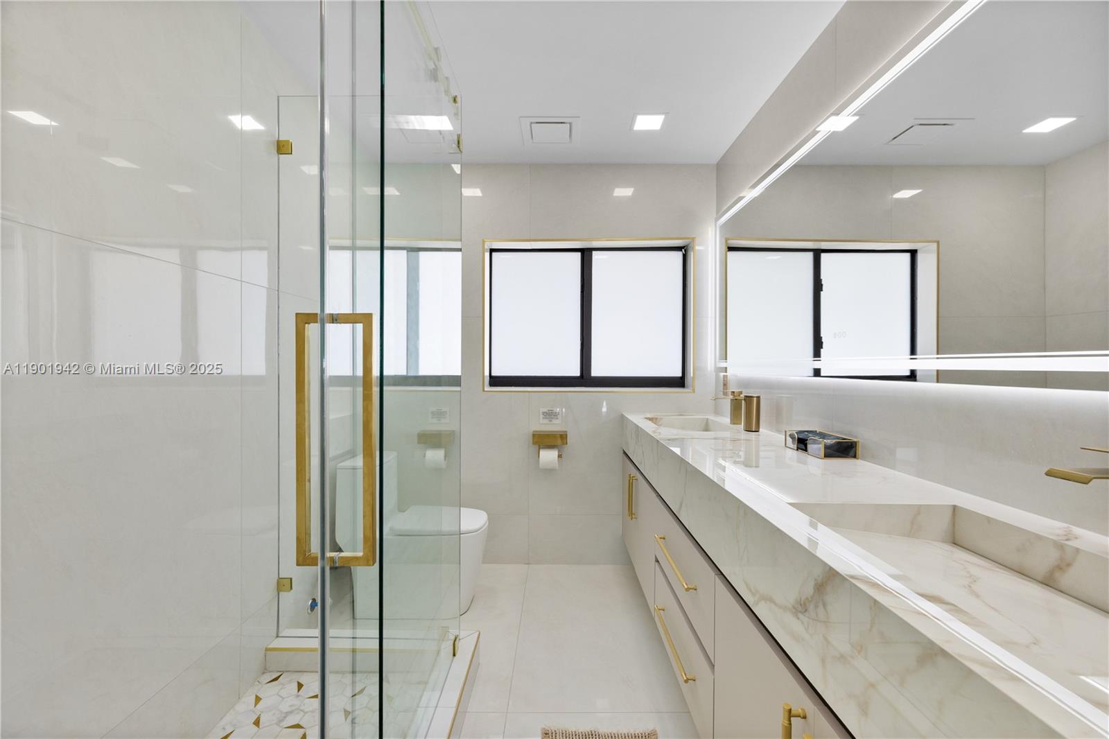 ¤HOLLYWOOD LAKES SECTION - Residential