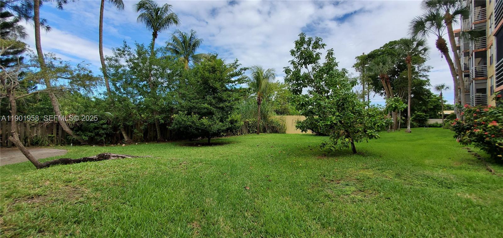 GREYNOLDS PARK CLUB CONDO - Residential