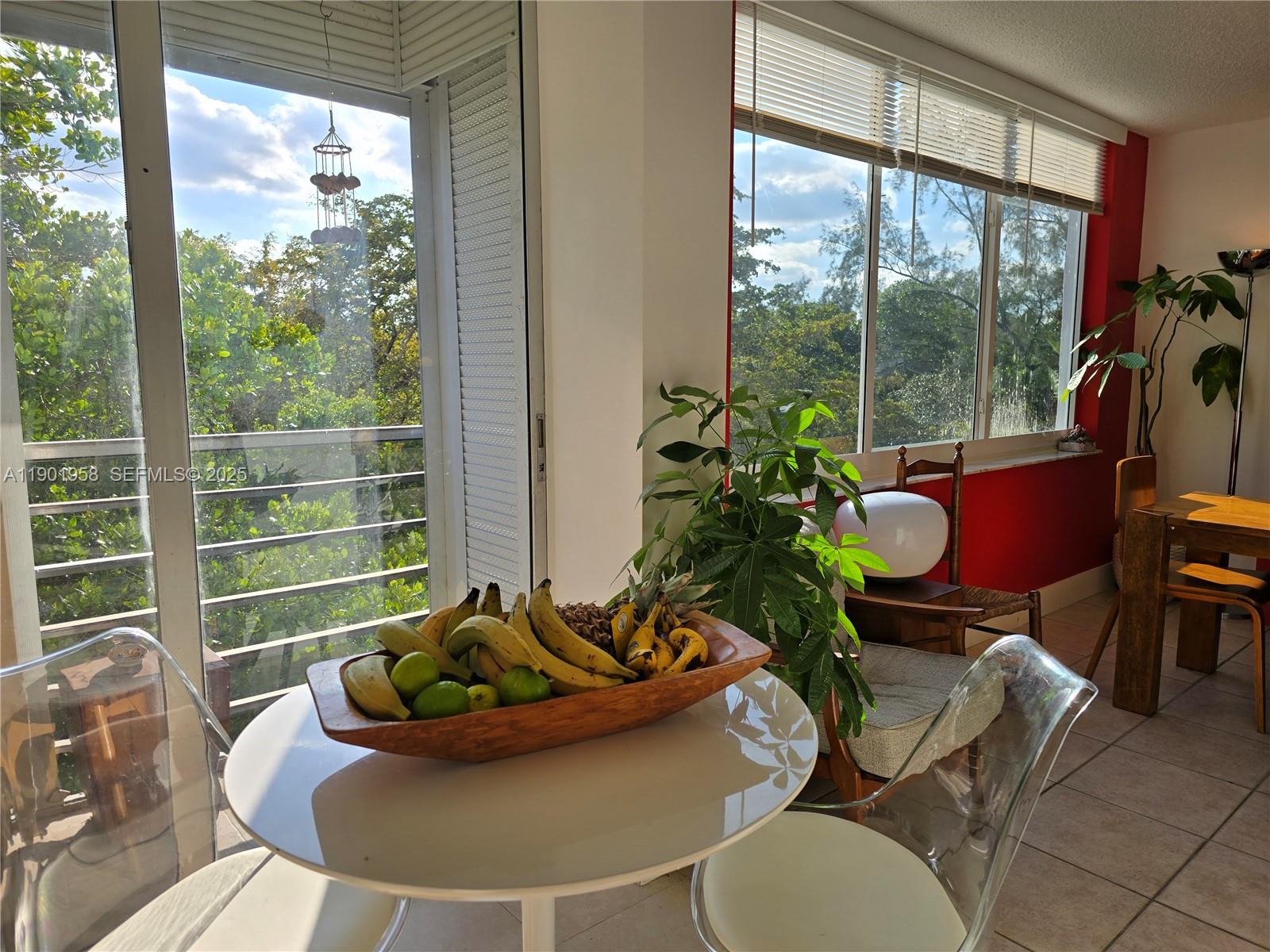 17890 W Dixie Hwy 515