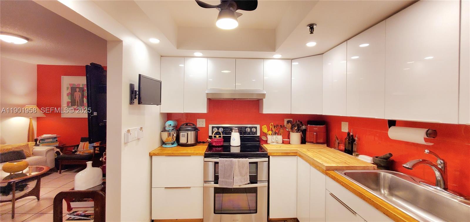 GREYNOLDS PARK CLUB CONDO - Residential