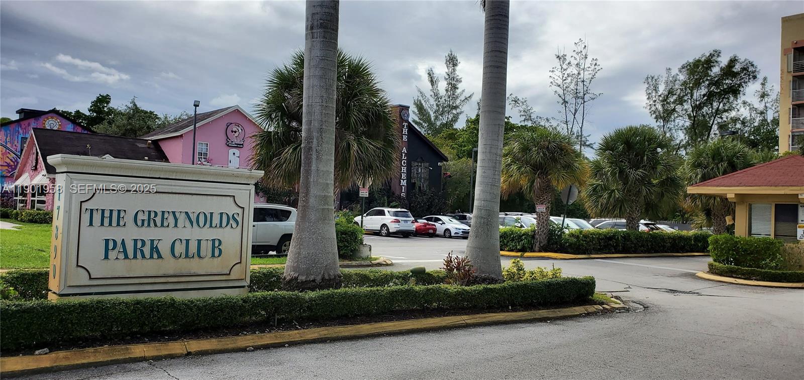 GREYNOLDS PARK CLUB CONDO - Residential