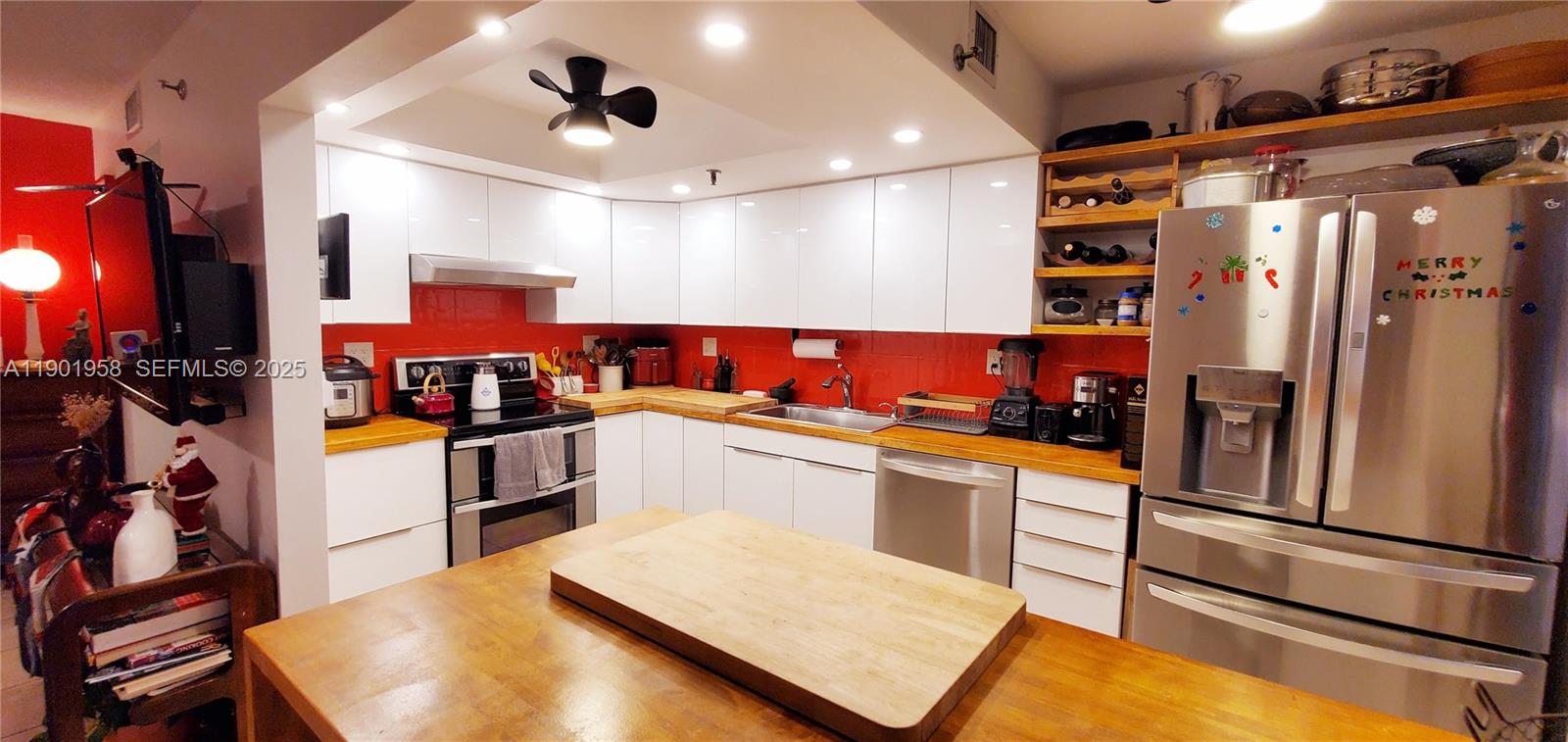 GREYNOLDS PARK CLUB CONDO - Residential