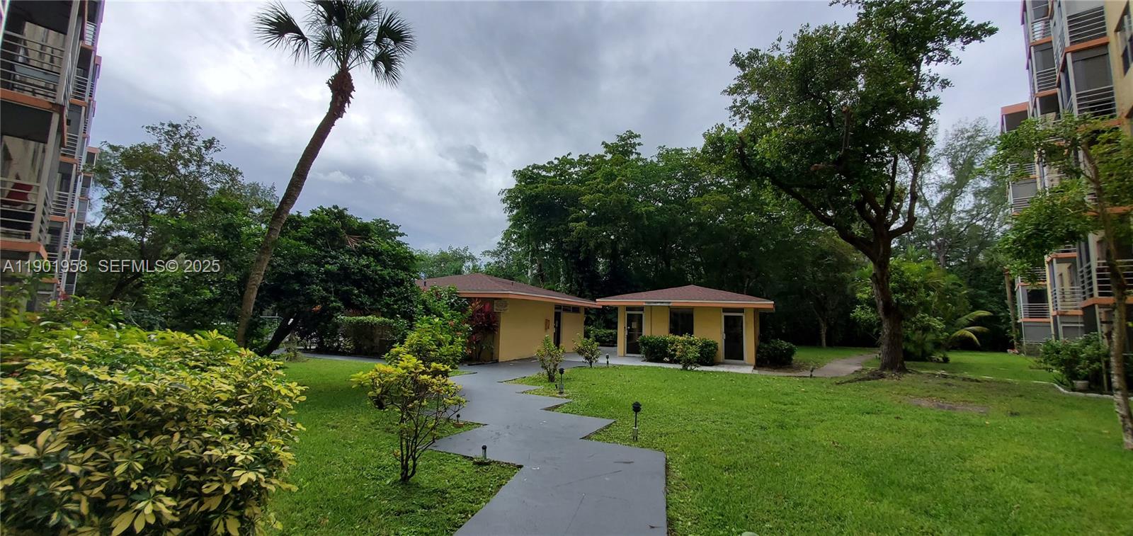 GREYNOLDS PARK CLUB CONDO - Residential