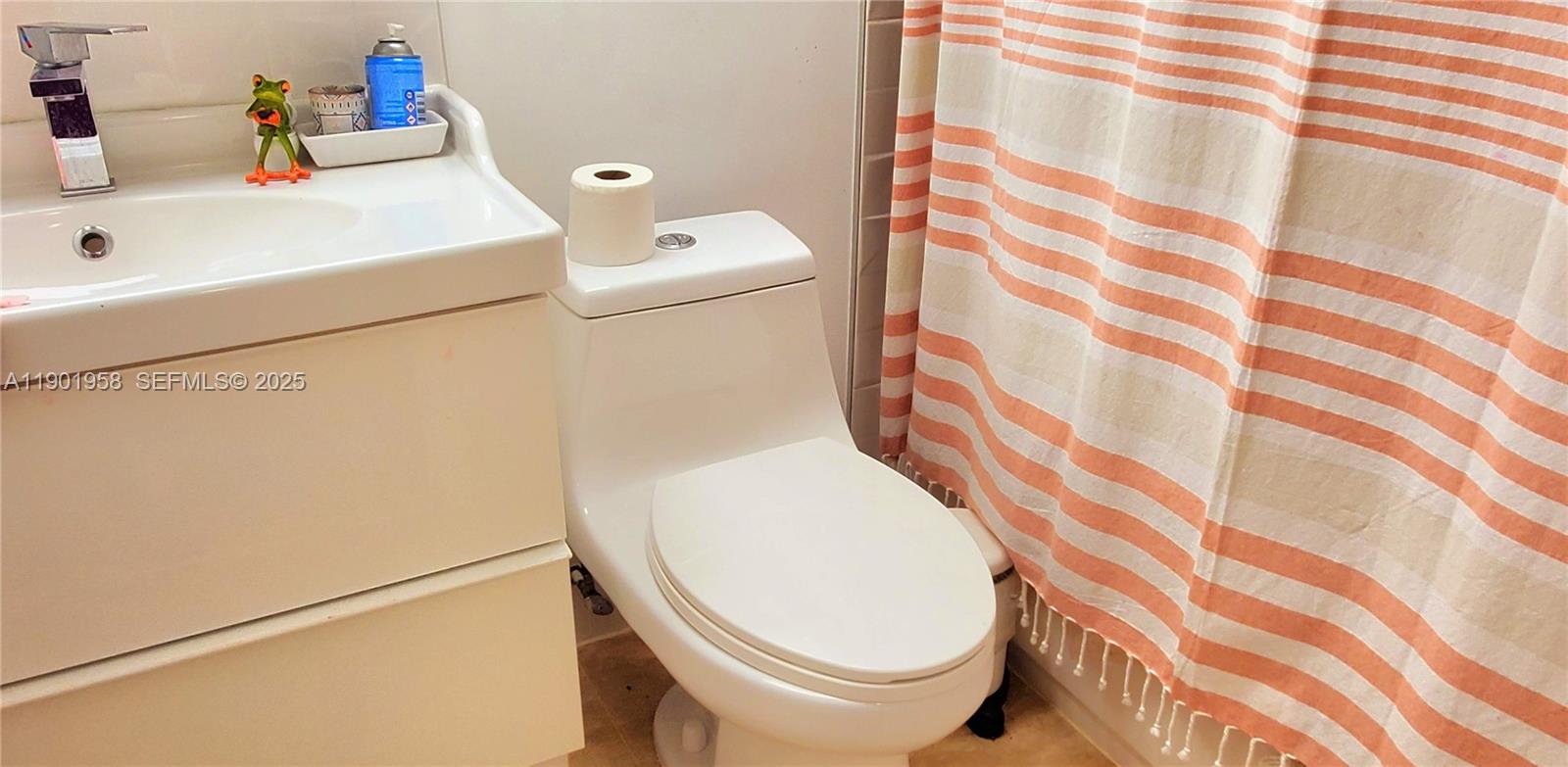 GREYNOLDS PARK CLUB CONDO - Residential