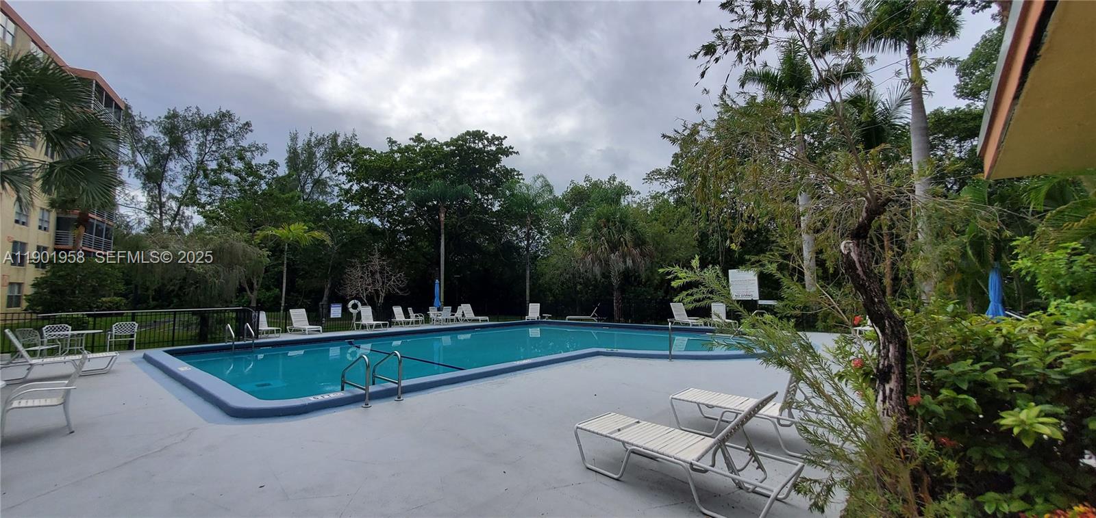 GREYNOLDS PARK CLUB CONDO - Residential