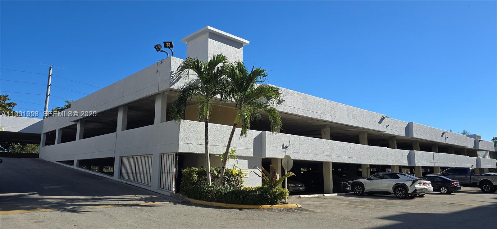 GREYNOLDS PARK CLUB CONDO - Residential