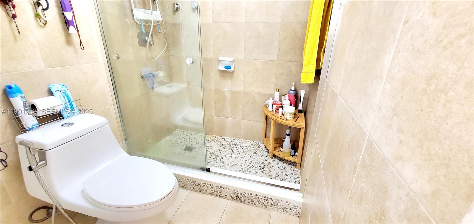 GREYNOLDS PARK CLUB CONDO - Residential