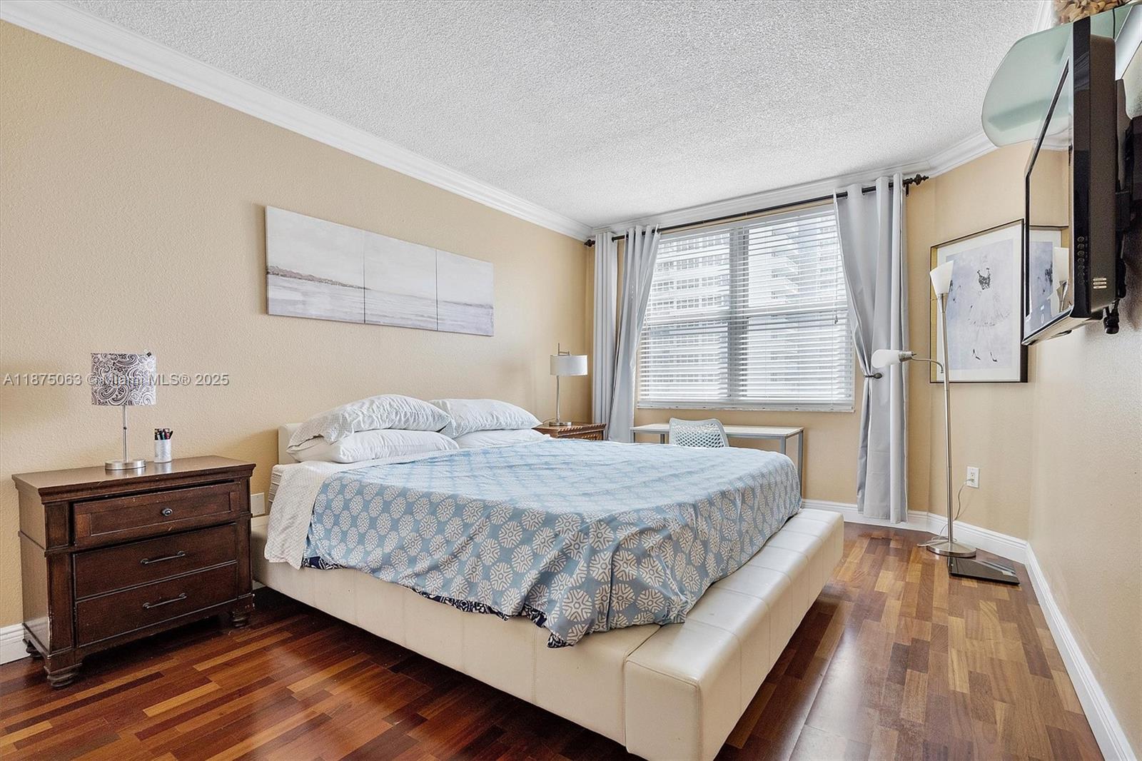 HEMISPHERES CONDO - Residential Lease