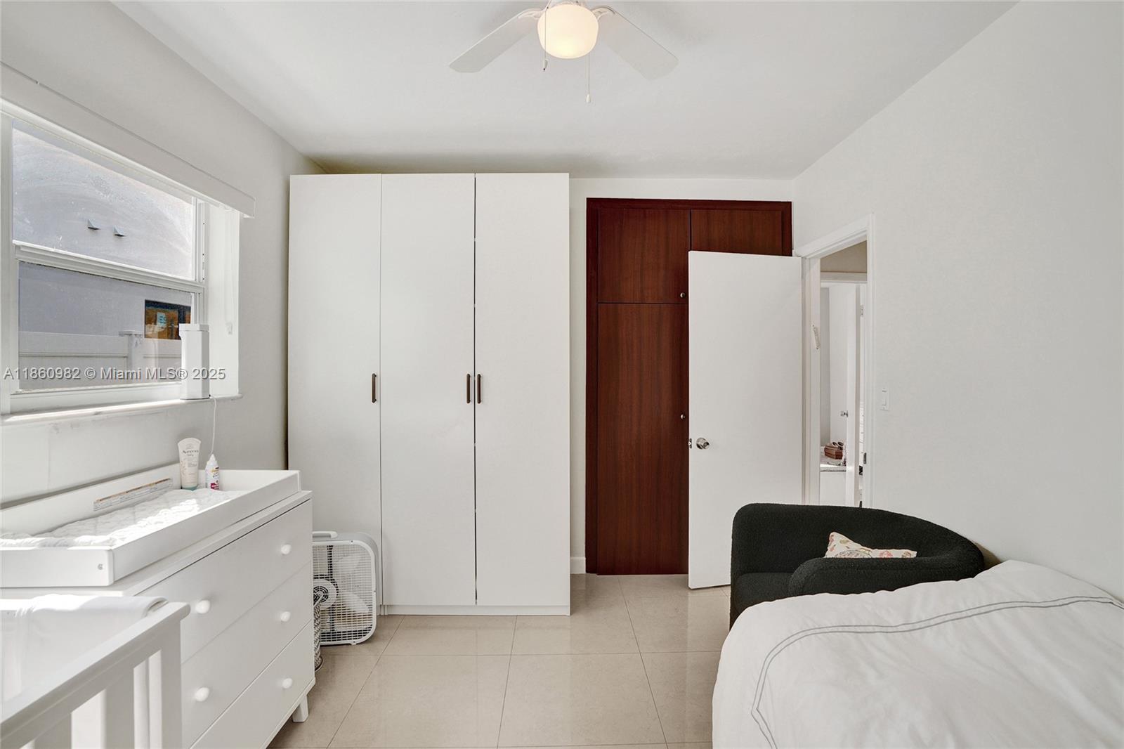 WINDWARD MANOR NO 4 - Residential