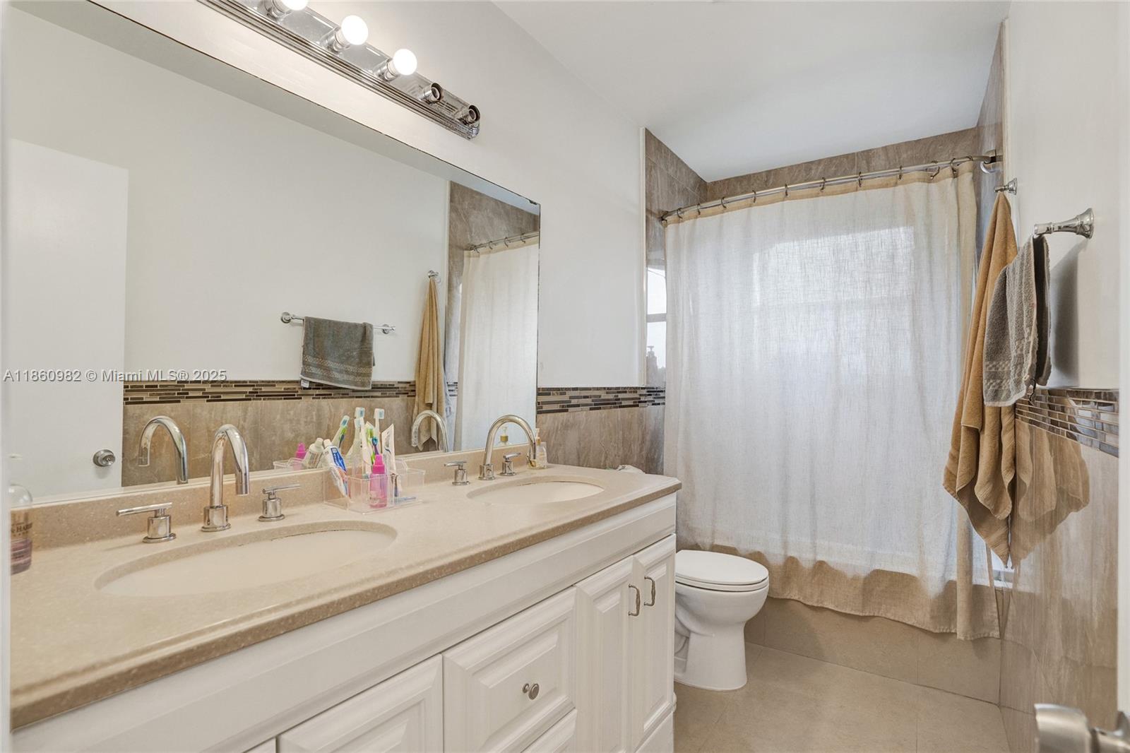 WINDWARD MANOR NO 4 - Residential