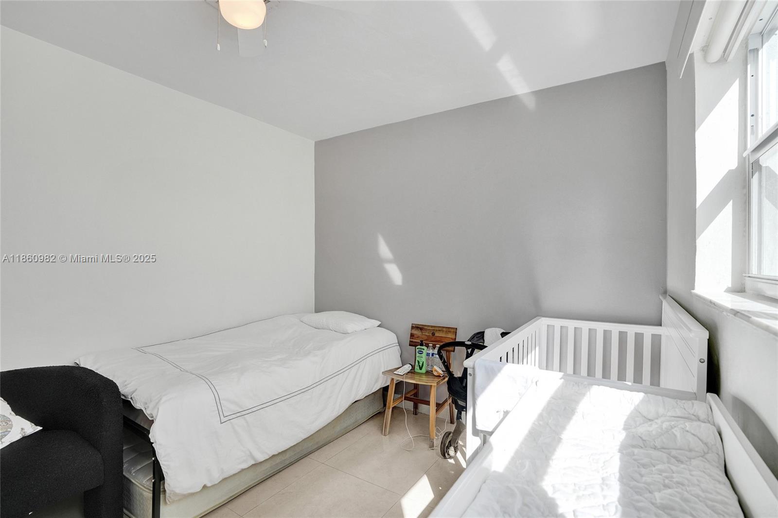 WINDWARD MANOR NO 4 - Residential