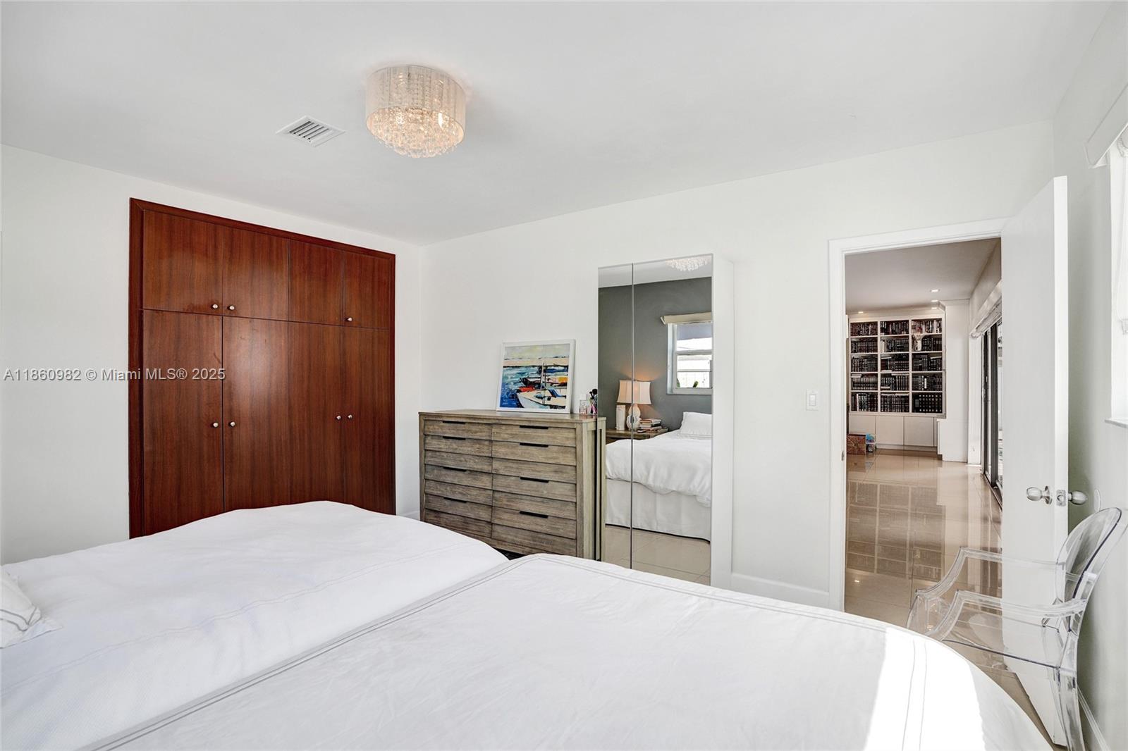WINDWARD MANOR NO 4 - Residential