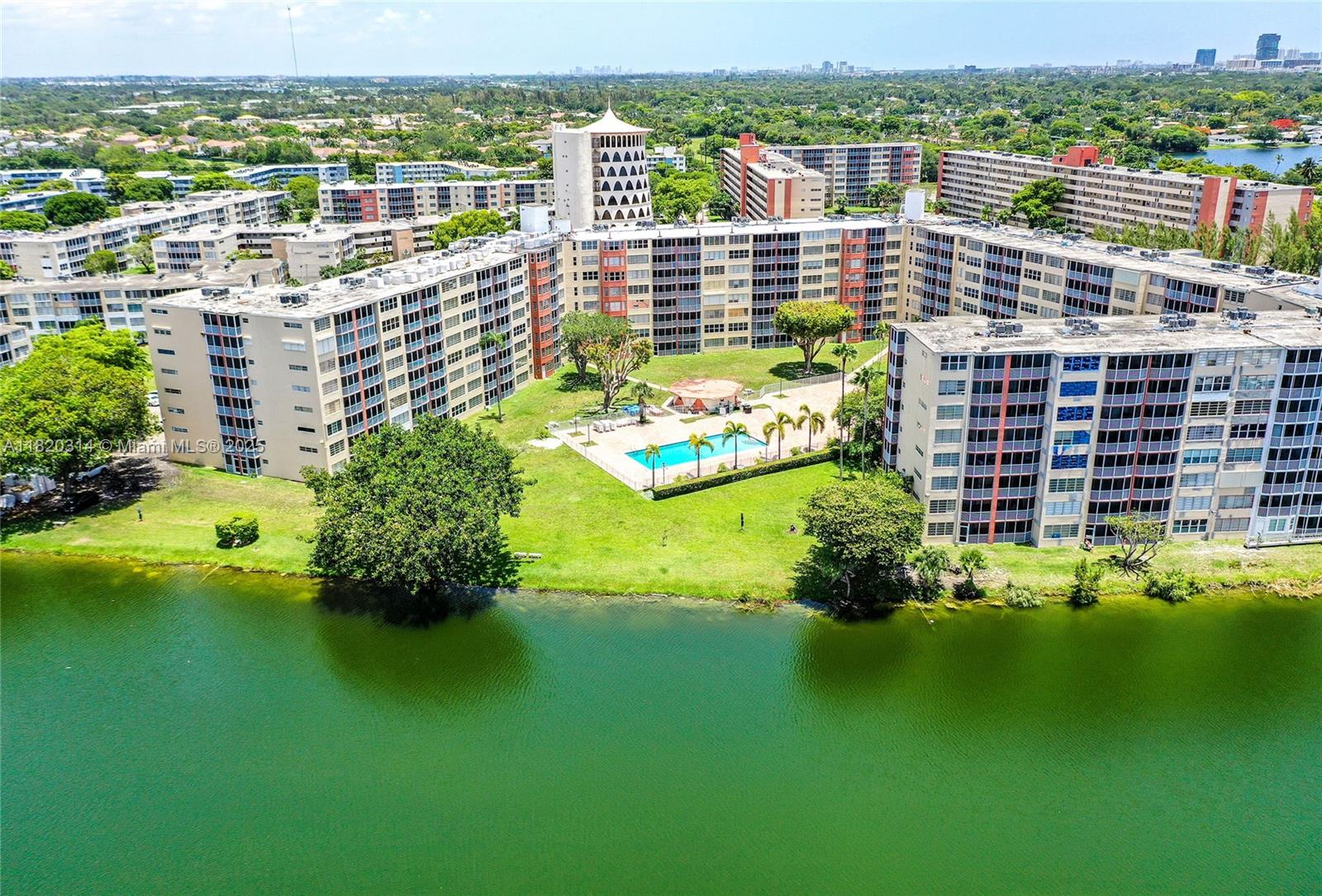 Property for Sale at 1750 Ne 191st St 100-1, Miami, Broward County, Florida - Bedrooms: 2 
Bathrooms: 2  - $299,000