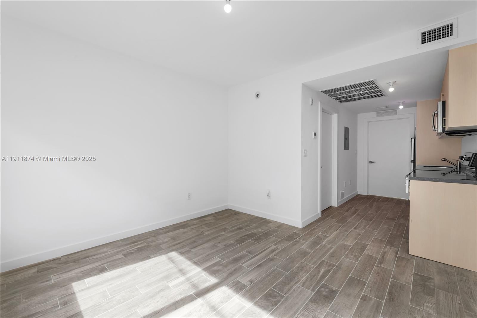 1035 EUCLID CONDO - Residential