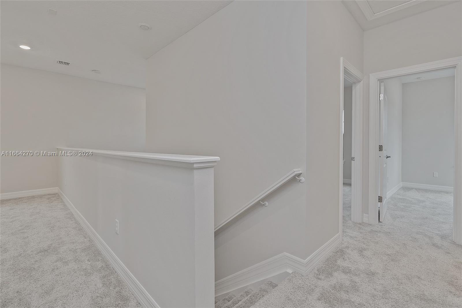 OAK TREE PROPERTY REDEVEL - Residential Lease