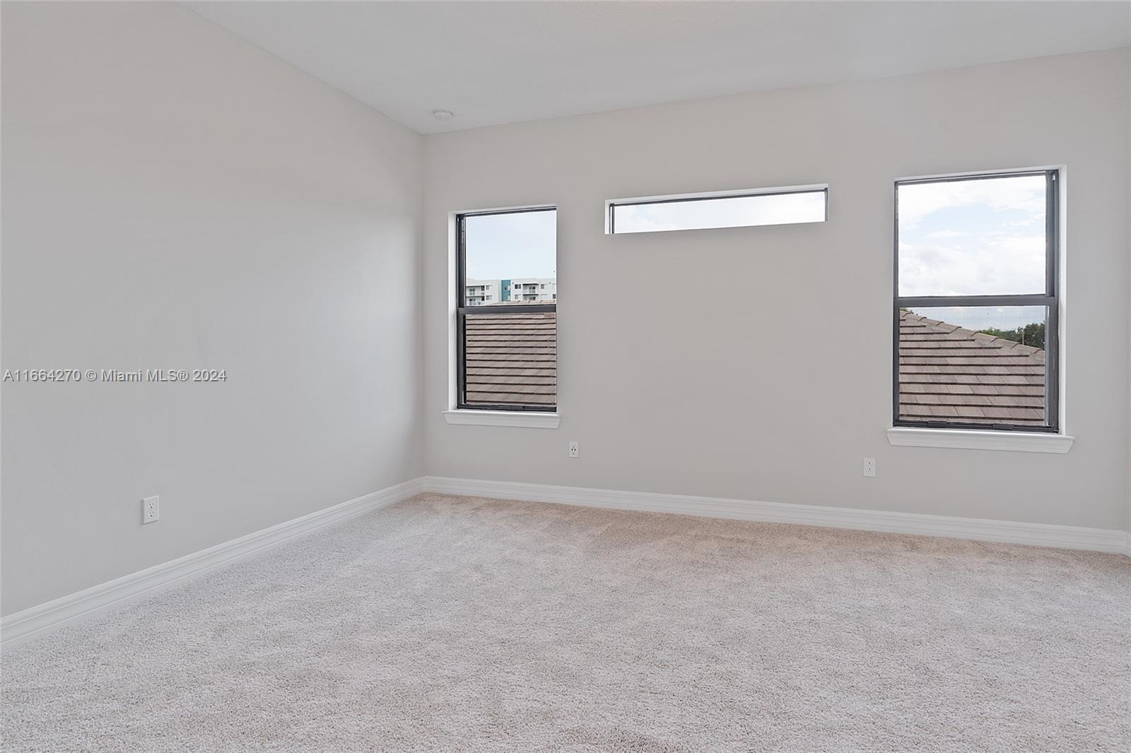 OAK TREE PROPERTY REDEVEL - Residential Lease