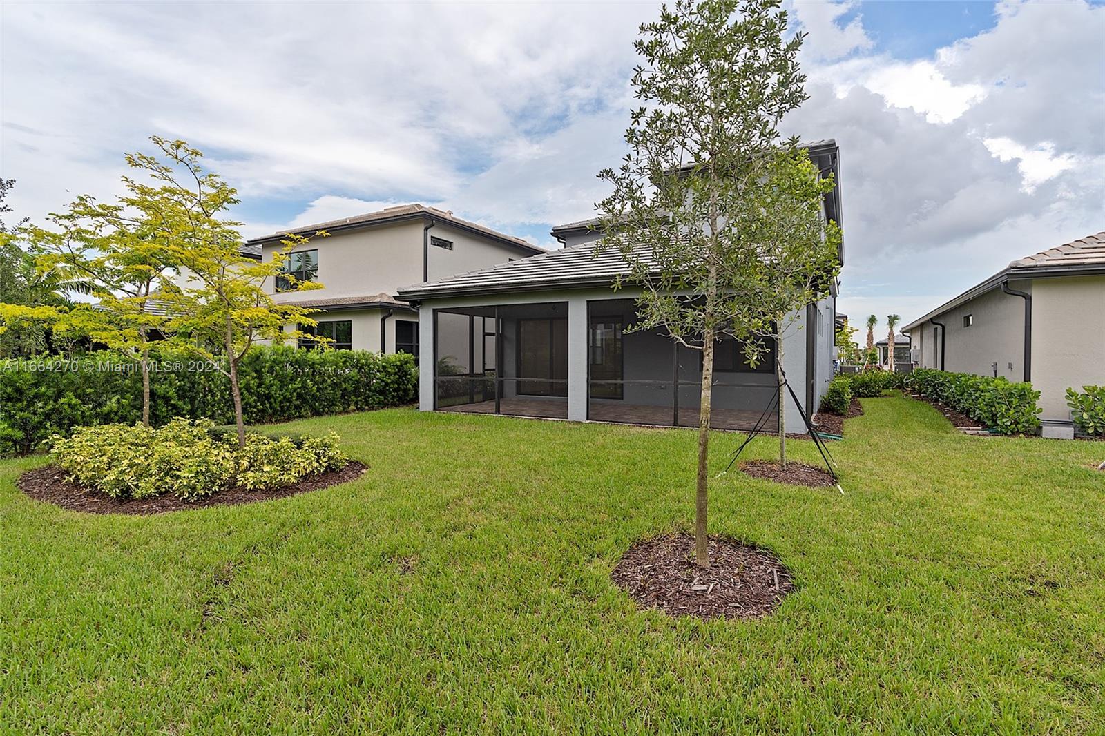 OAK TREE PROPERTY REDEVEL - Residential Lease