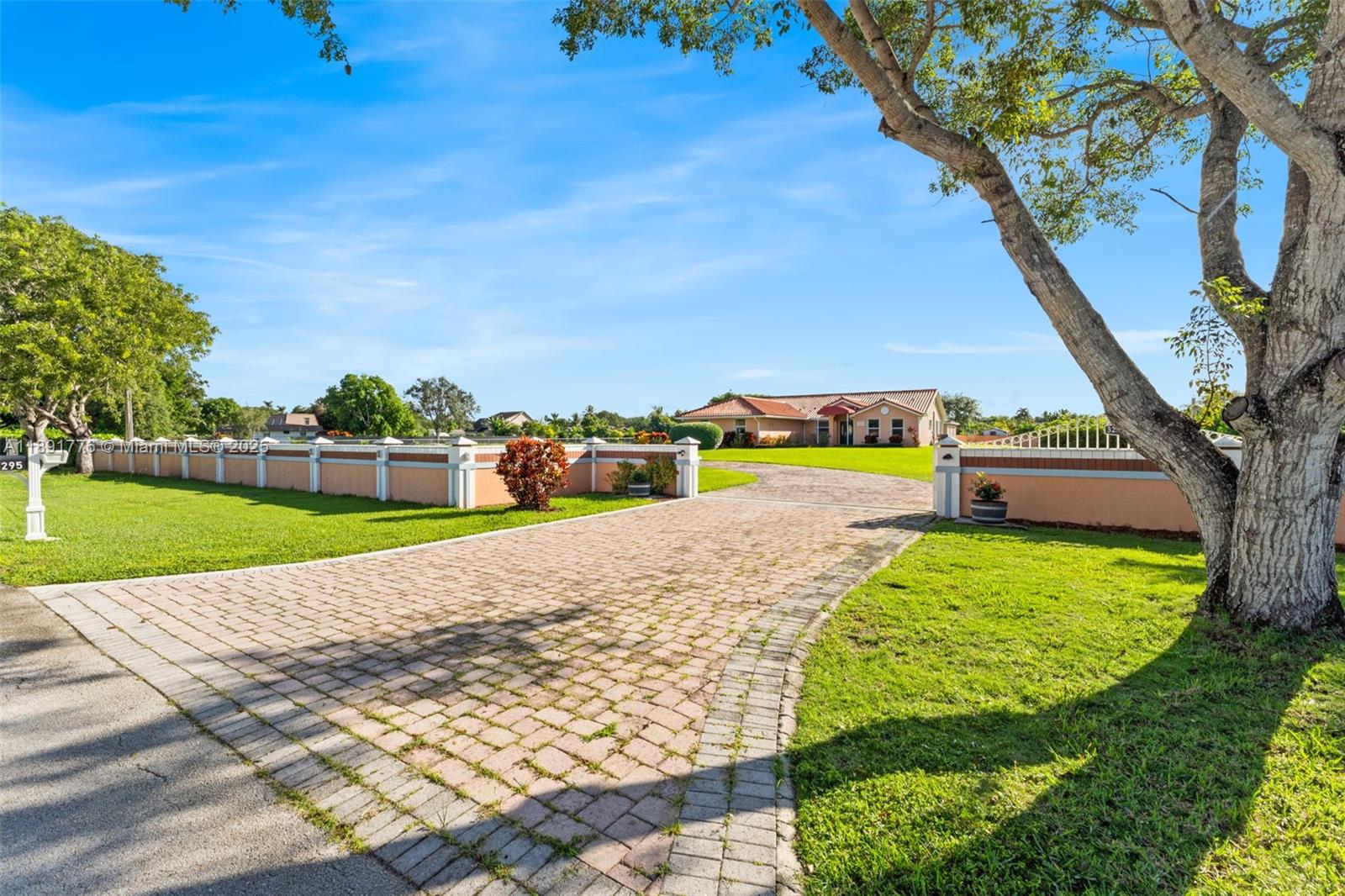 FARM LAND ESTATES - Residential