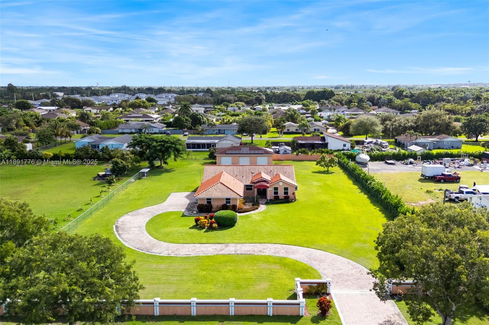 FARM LAND ESTATES - Residential